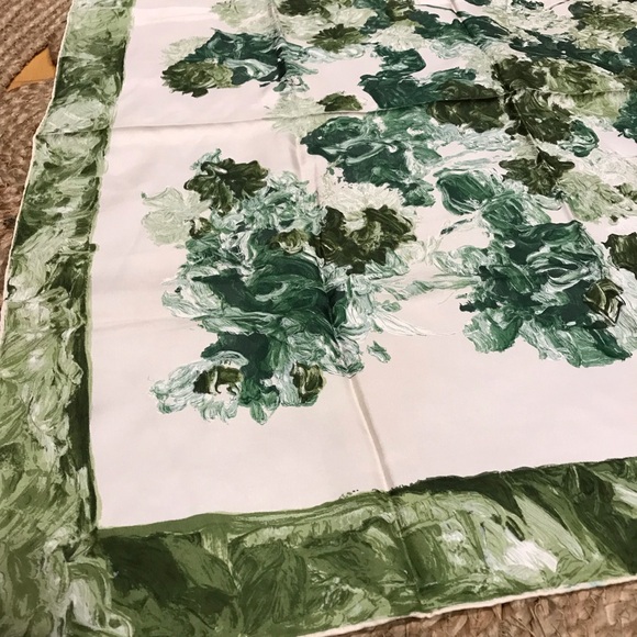 Rare Pierre Balmain Printed Green Silk French square scarf - Picture 3 of 12